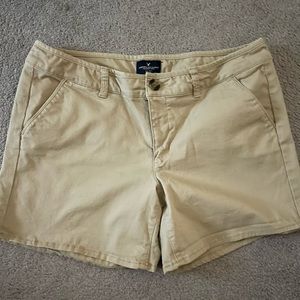 Women's American Eagle khaki shorts size 14